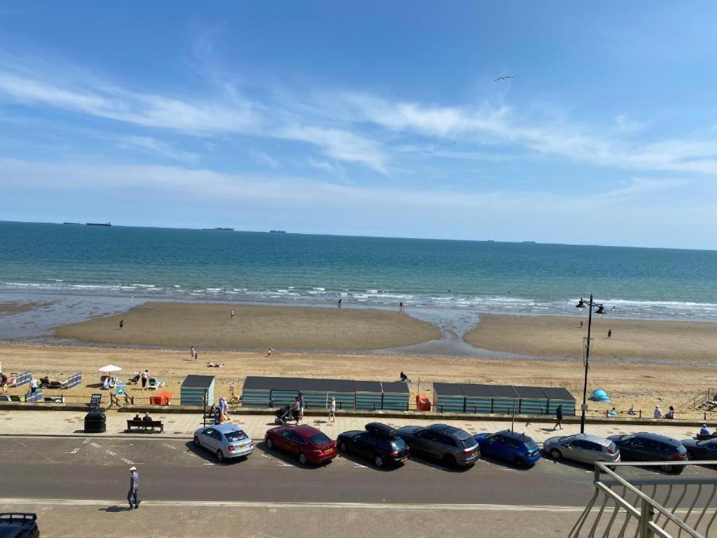 Bay View - Seafront, Sandown - Free Car Ferry For Bookings Of 3 Or More Nights, Subject To Availability Εξωτερικό φωτογραφία